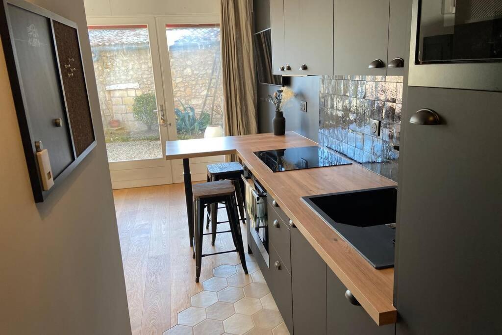 Le Clos Du Mesnil, Logement Totalement Independant Le Tourne Eksteriør billede